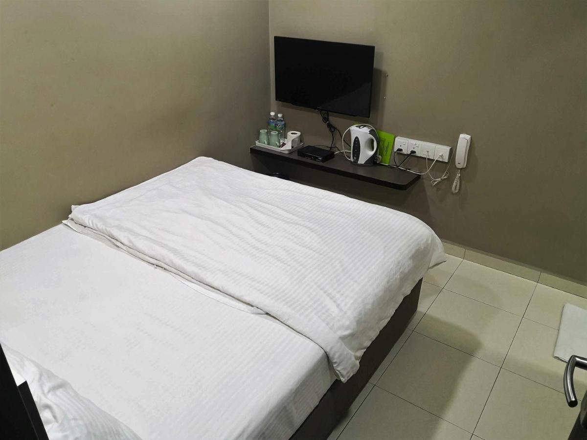 Tropika Garden Hotel Kulai Johor Bahru Ngoại thất bức ảnh