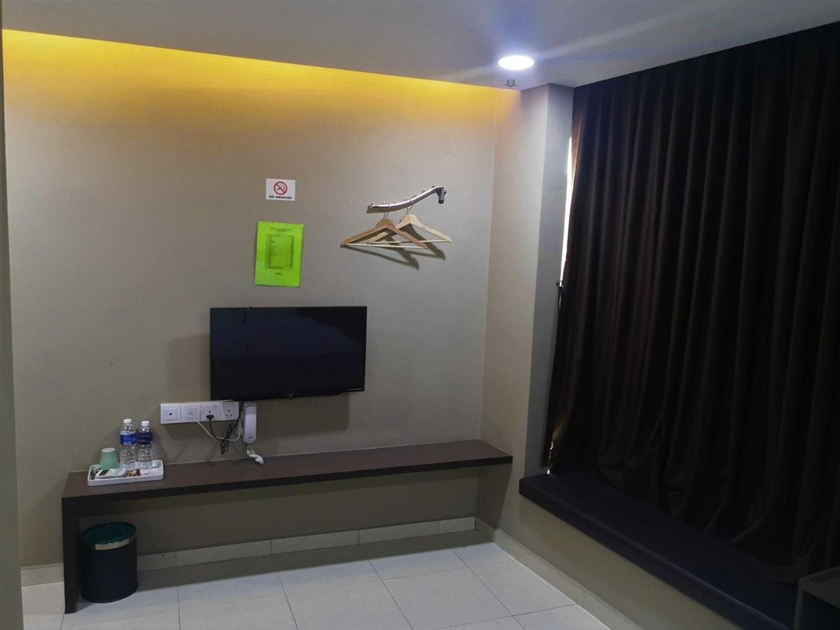Tropika Garden Hotel Kulai Johor Bahru Ngoại thất bức ảnh