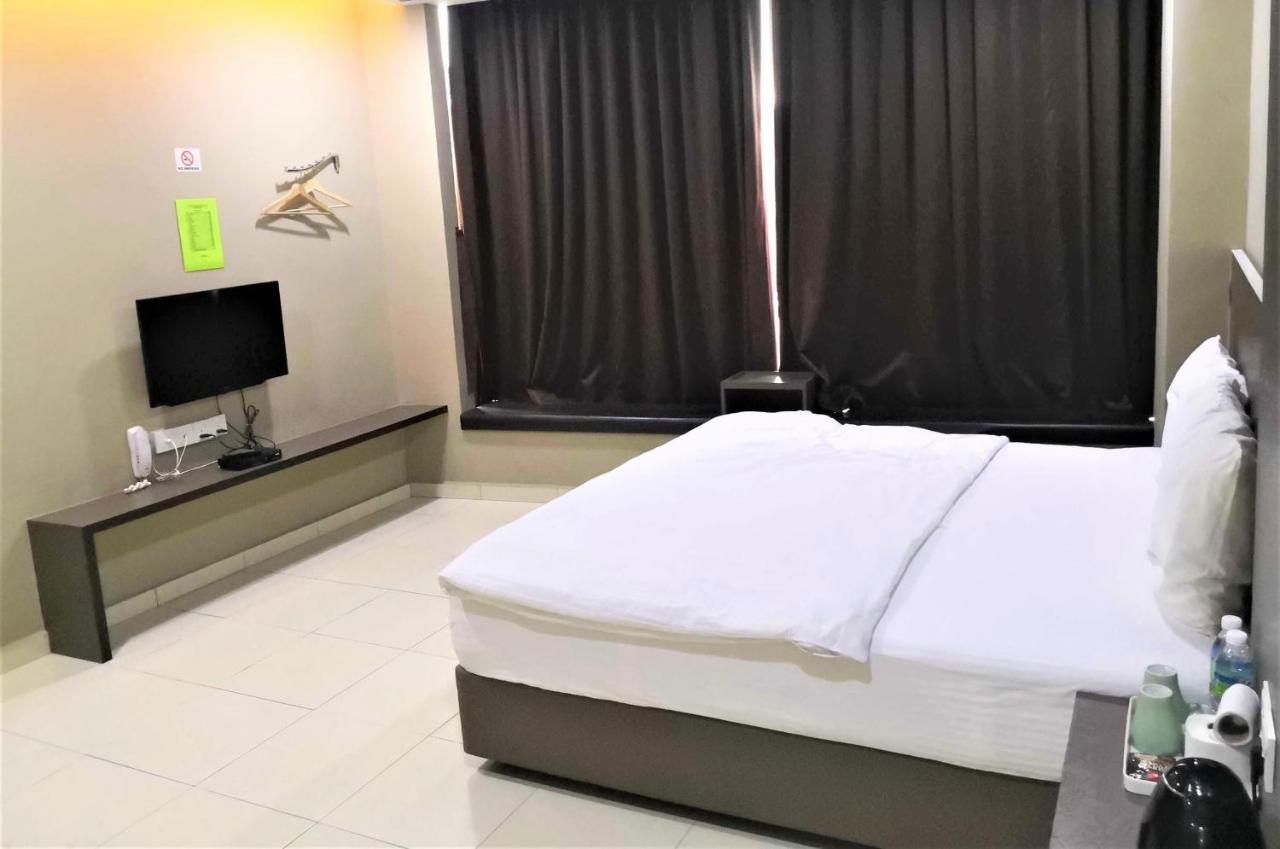 Tropika Garden Hotel Kulai Johor Bahru Ngoại thất bức ảnh