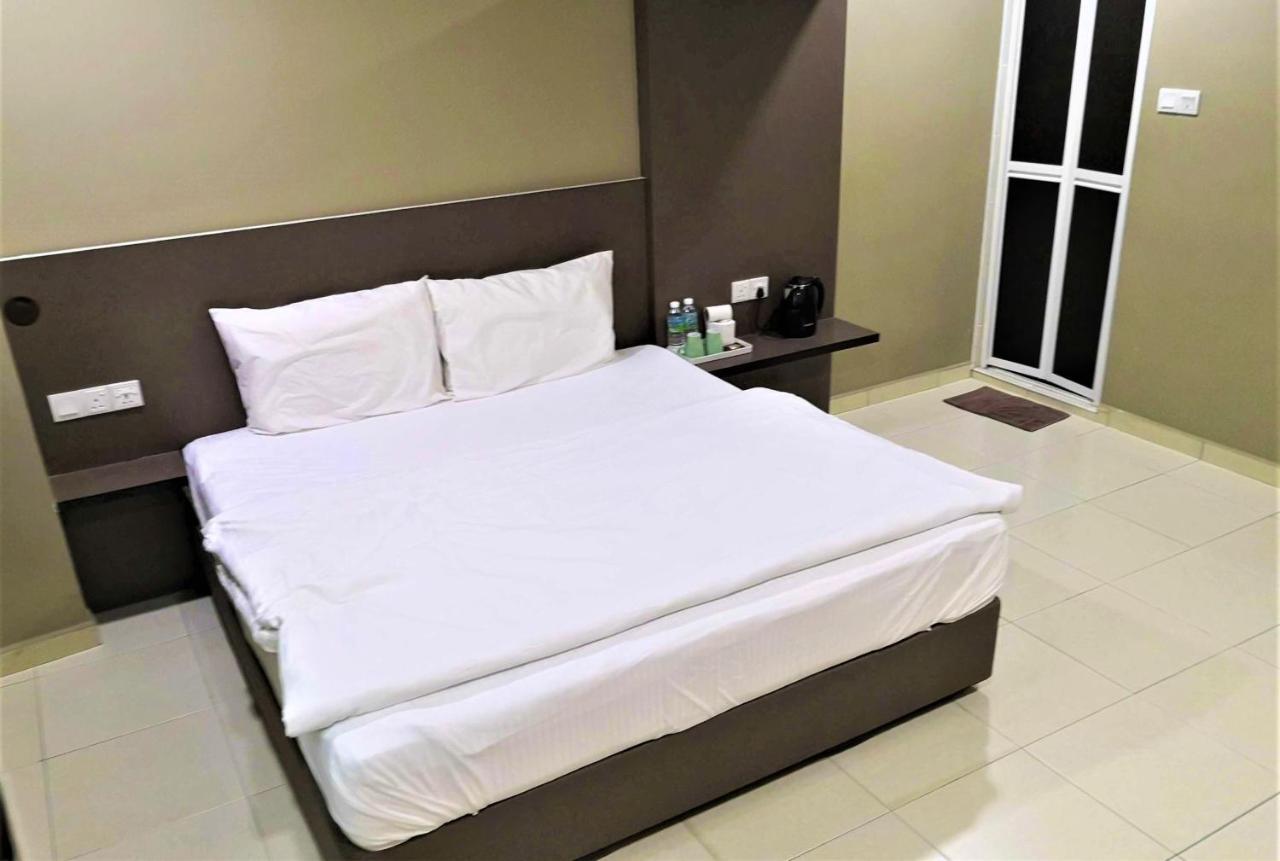 Tropika Garden Hotel Kulai Johor Bahru Ngoại thất bức ảnh