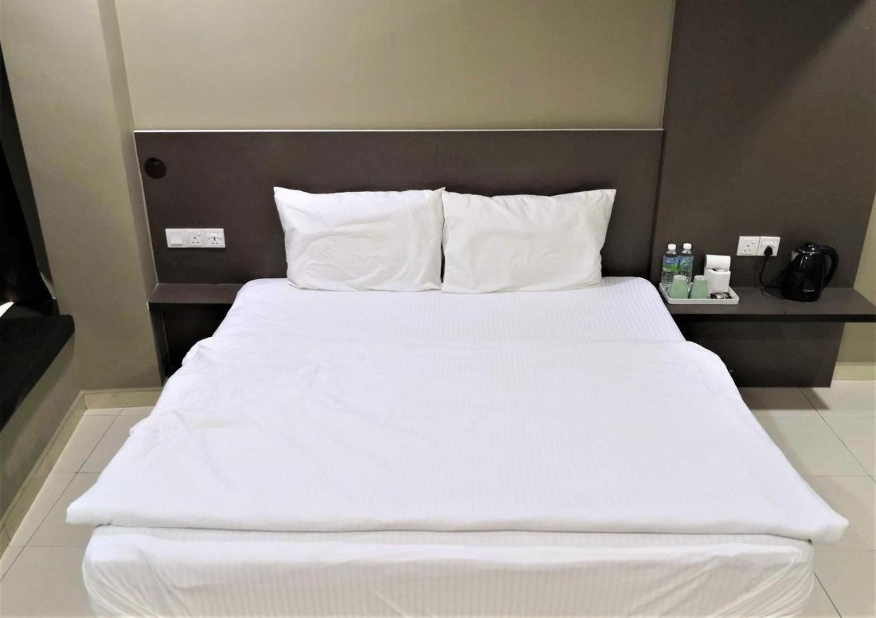 Tropika Garden Hotel Kulai Johor Bahru Ngoại thất bức ảnh